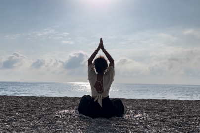 Namaskar ve Namaste: Manevi Selamın Anlamı ve Uygulaması
